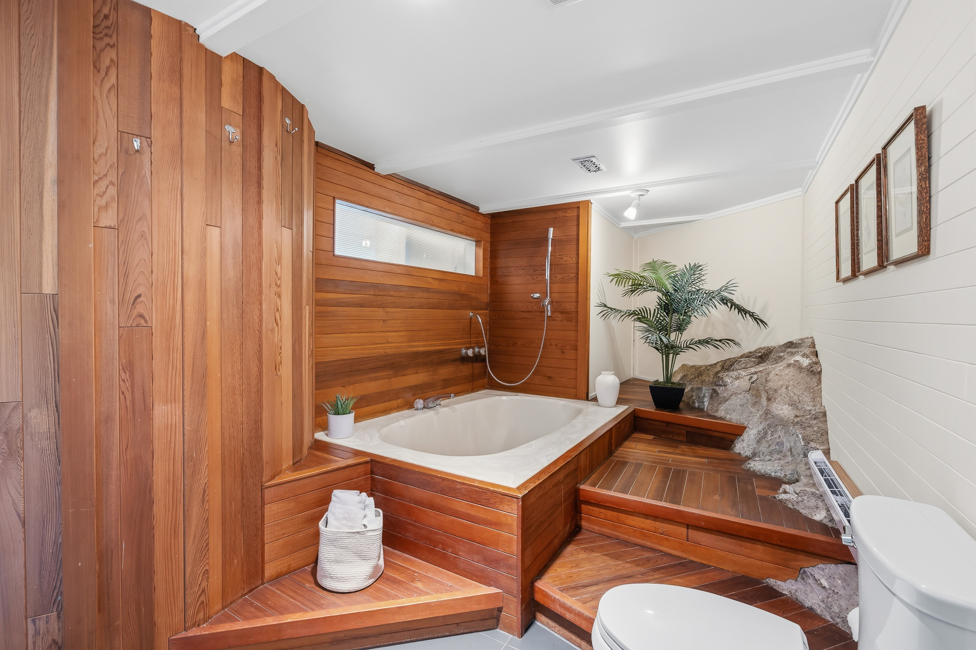6577 Marine Drive